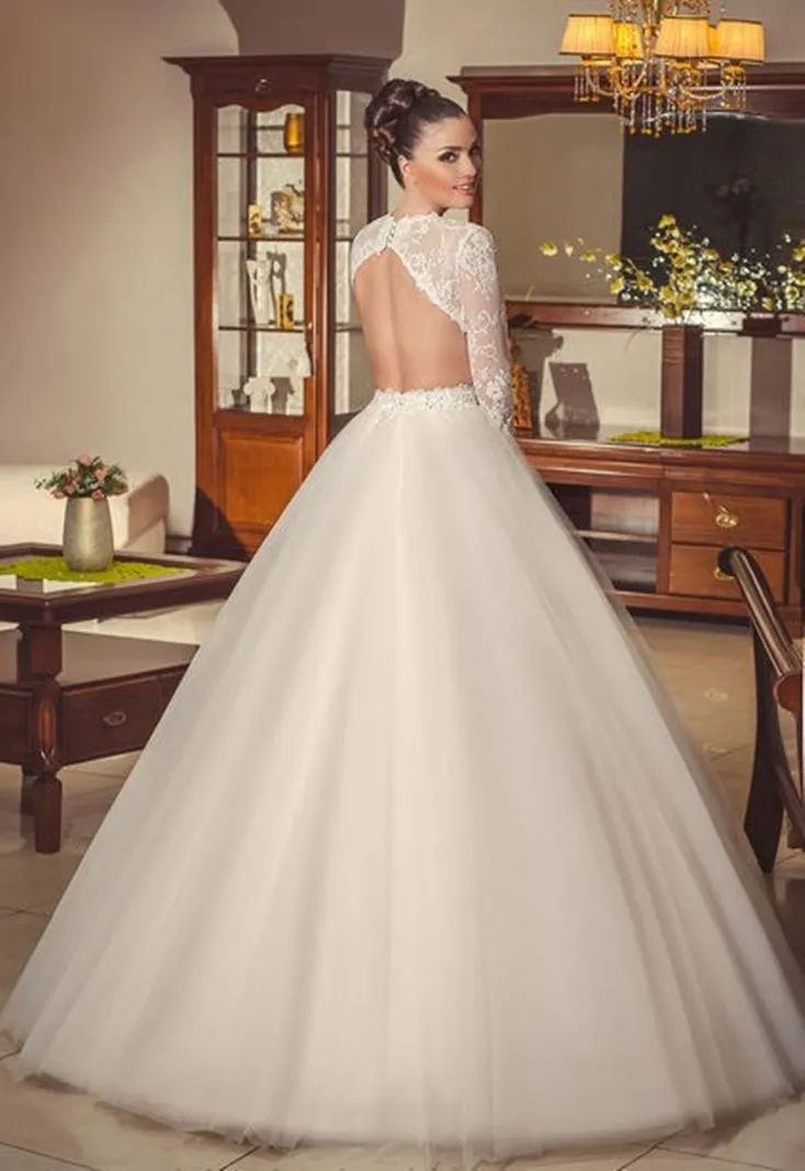 ---Sexy wedding dress for winter wedding princess style with long lace sleeves, open back, v-neckline and belt decorated--