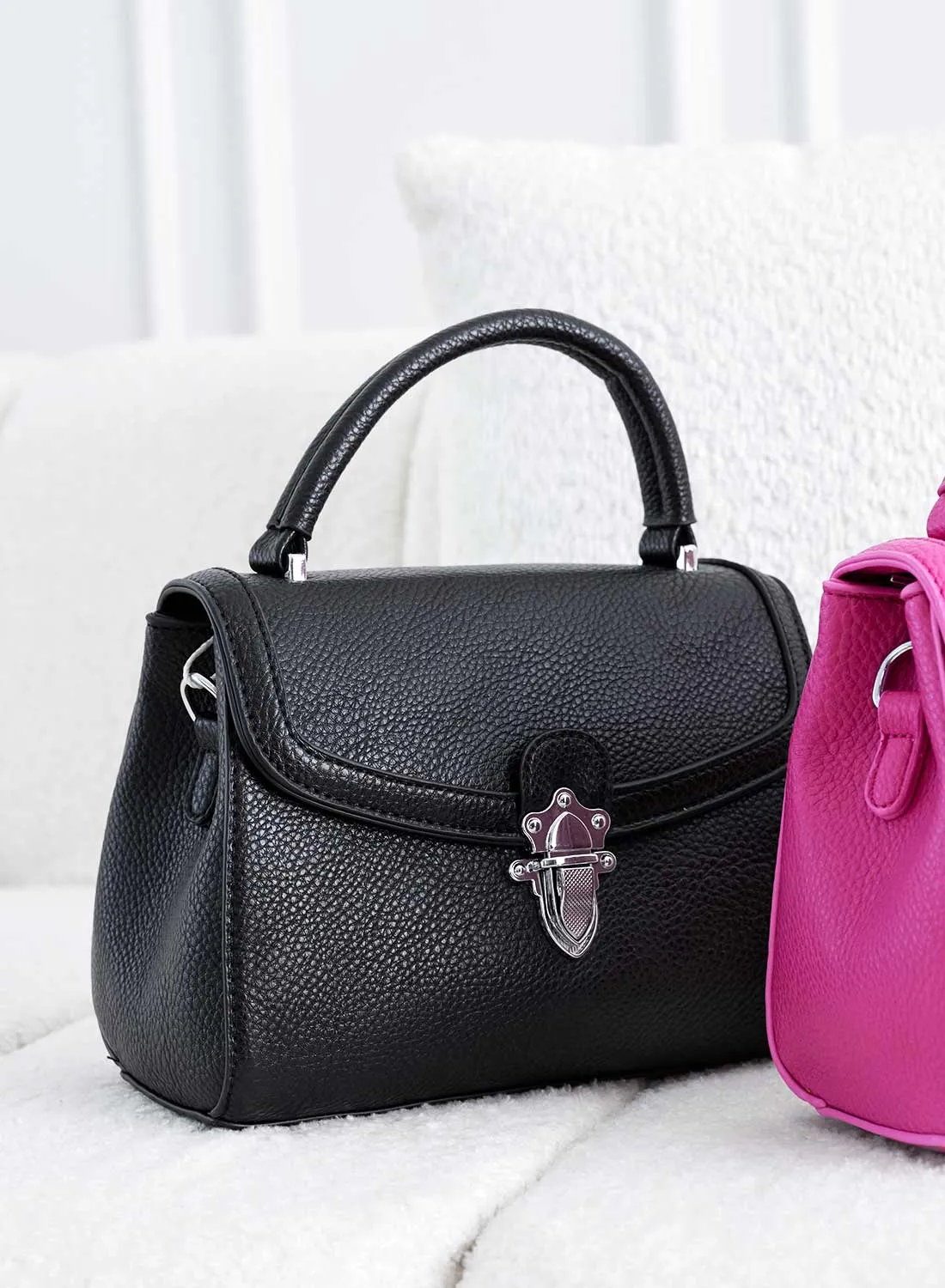 Borsa nera con tracolla B232